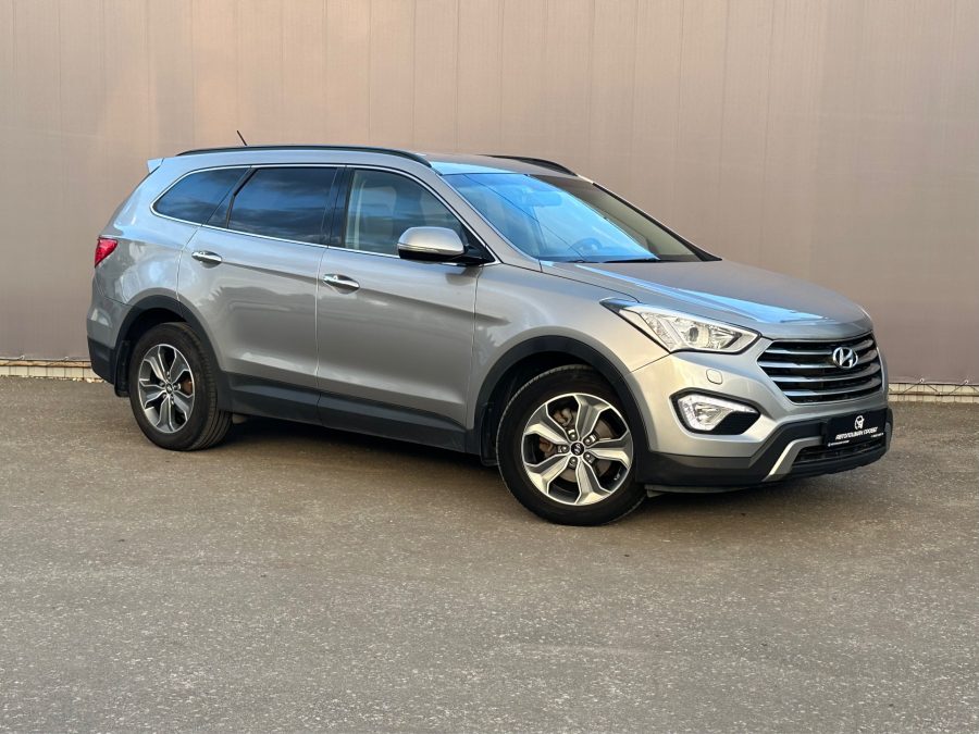 Hyundai Grand Santa Fe