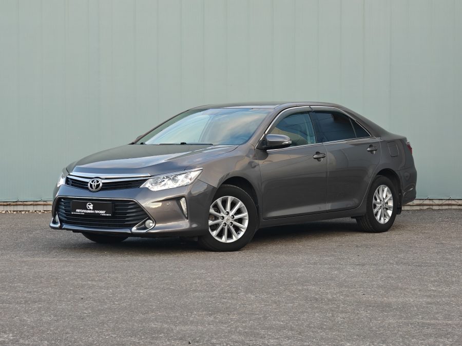 Toyota Camry, 2016