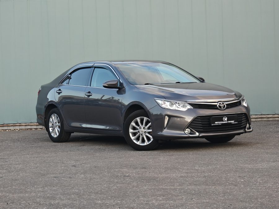 Toyota Camry, 2016