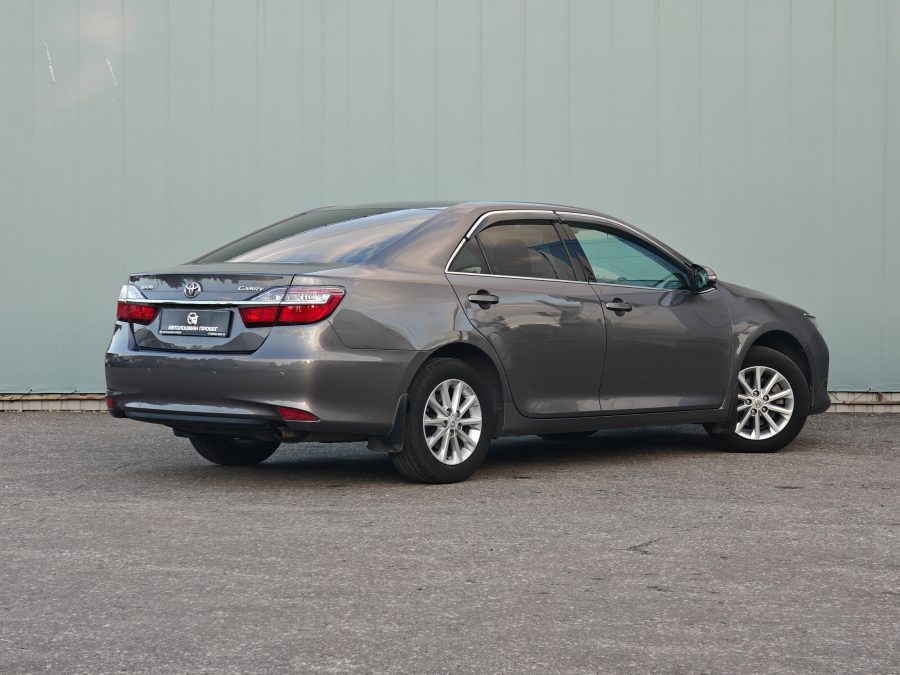 Toyota Camry, 2016