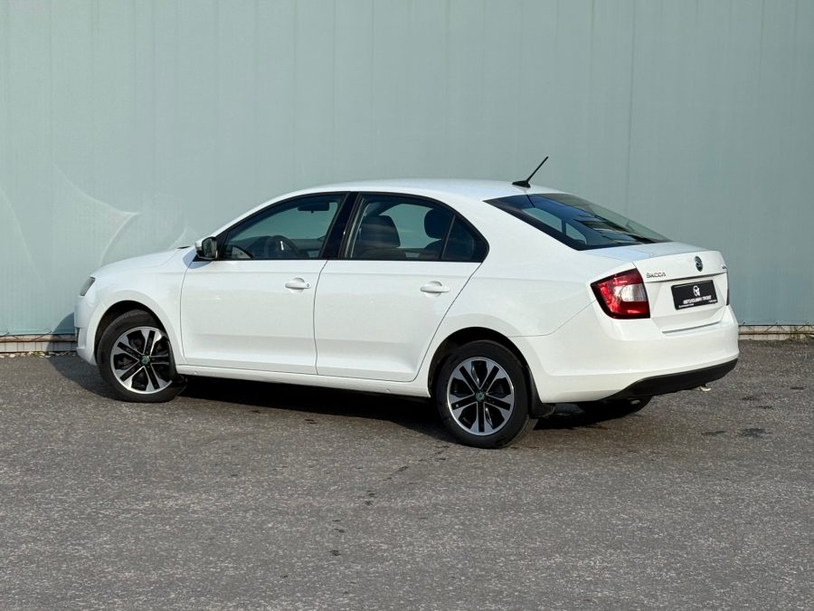 Skoda Rapid 1.6 MT