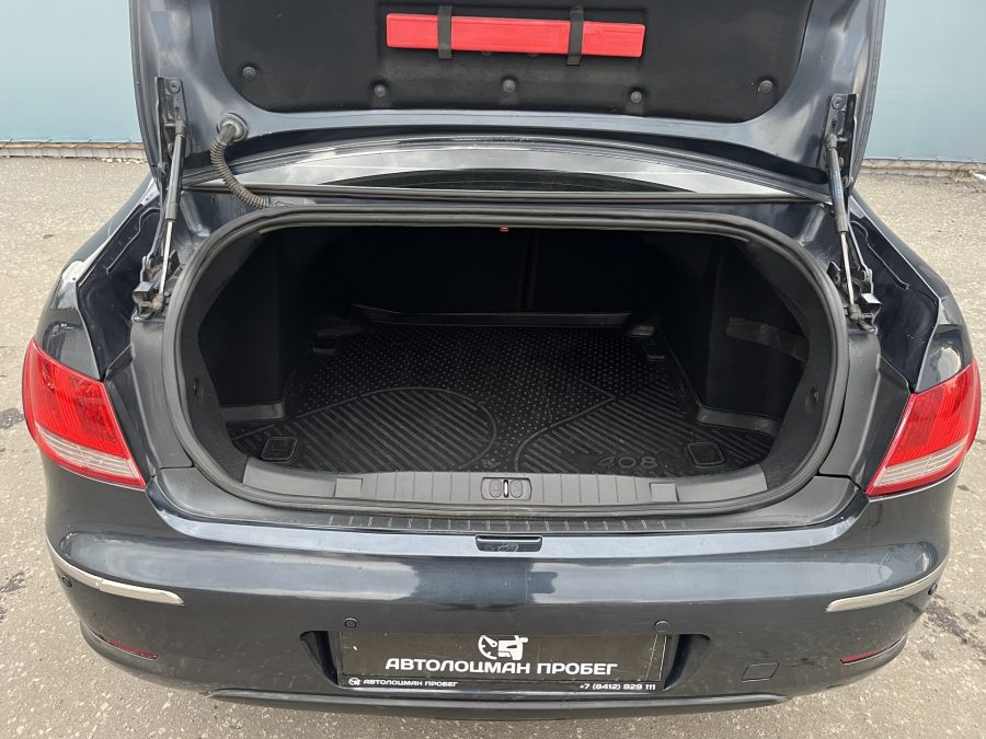 Peugeot 408