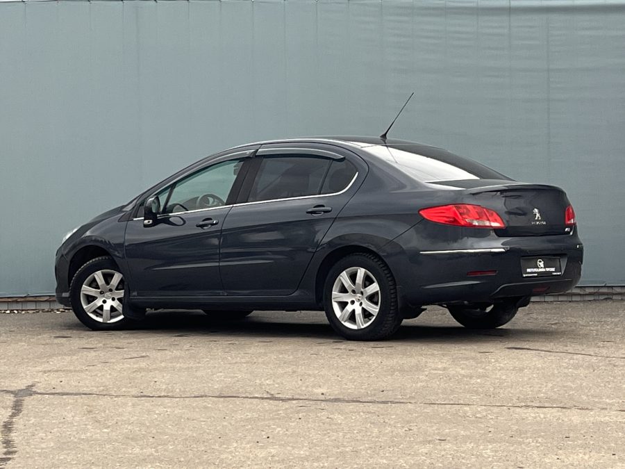 Peugeot 408