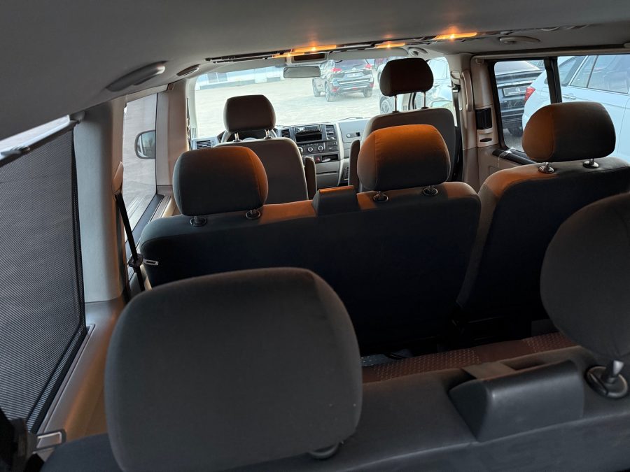 Volkswagen Caravelle 2.0 MT