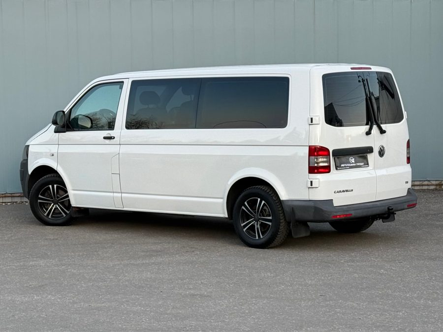 Volkswagen Caravelle 2.0 MT