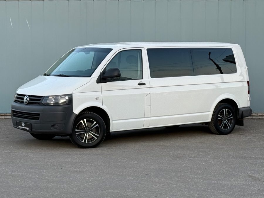 Volkswagen Caravelle 2.0 MT