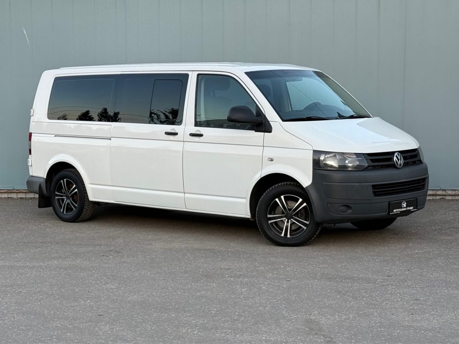 Volkswagen Caravelle 2.0 MT