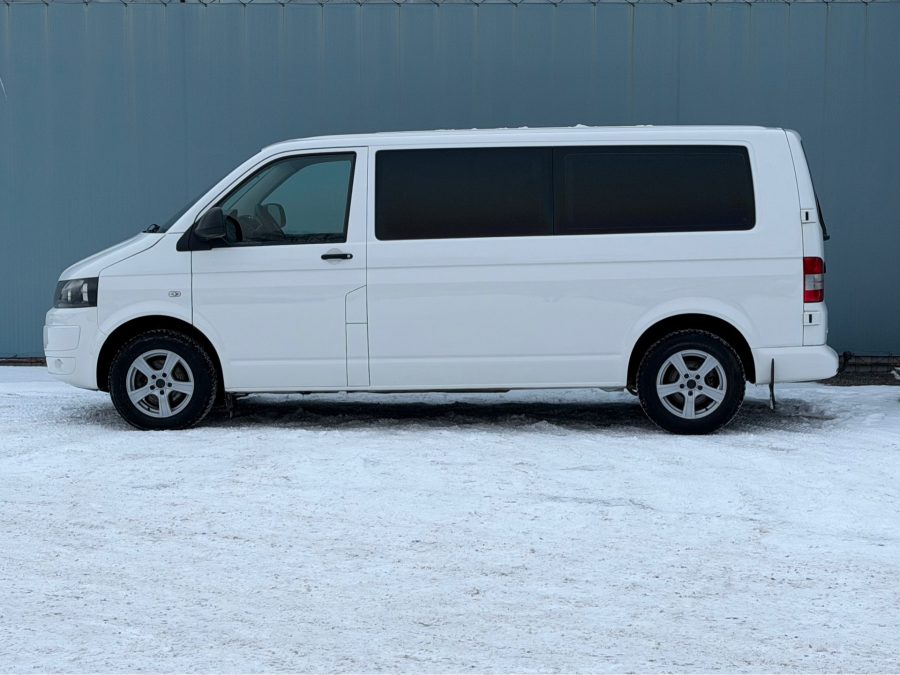 Volkswagen Caravelle 2.0 MT
