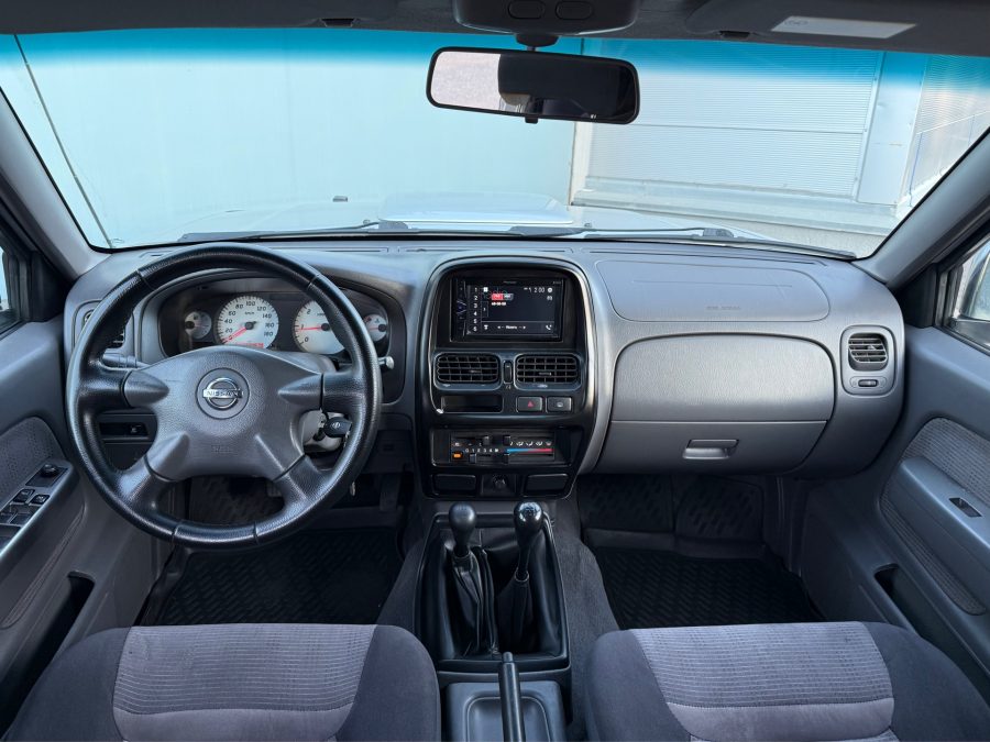 Nissan NP300