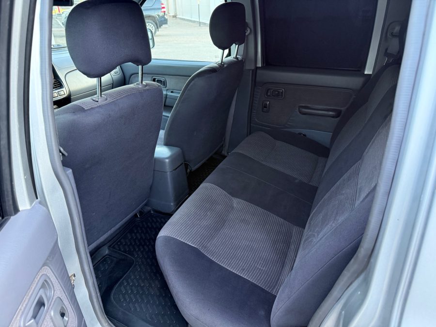Nissan NP300