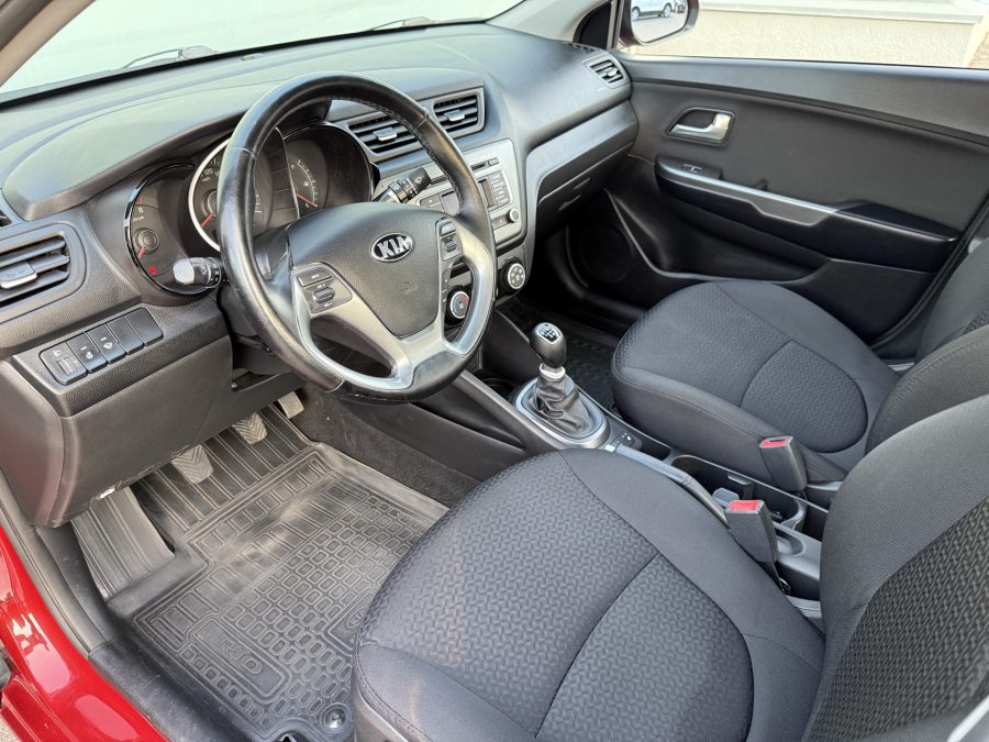Kia Rio 1.6 MT, 2015