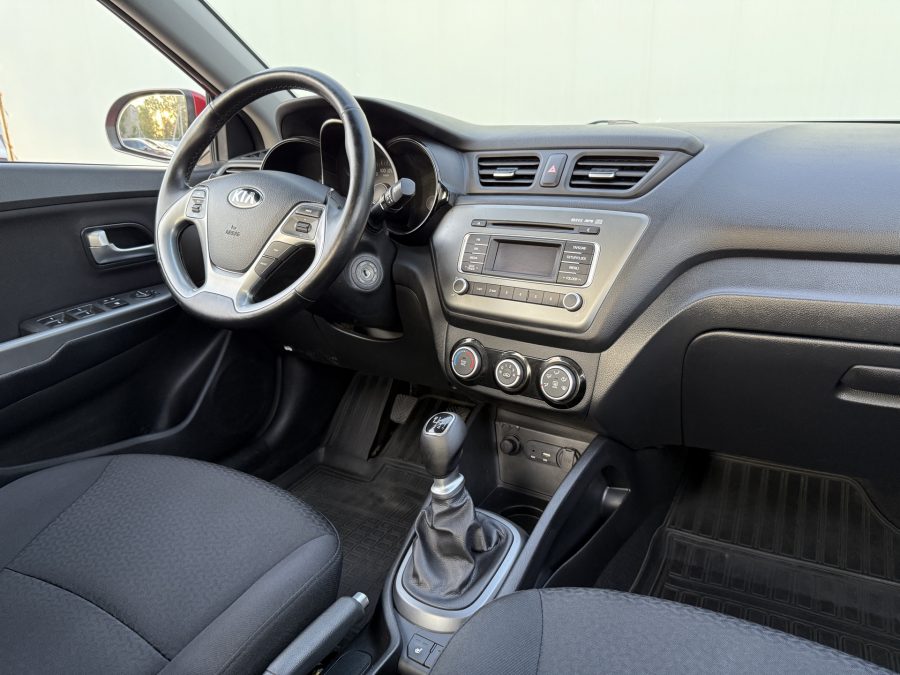 Kia Rio 1.6 MT, 2015