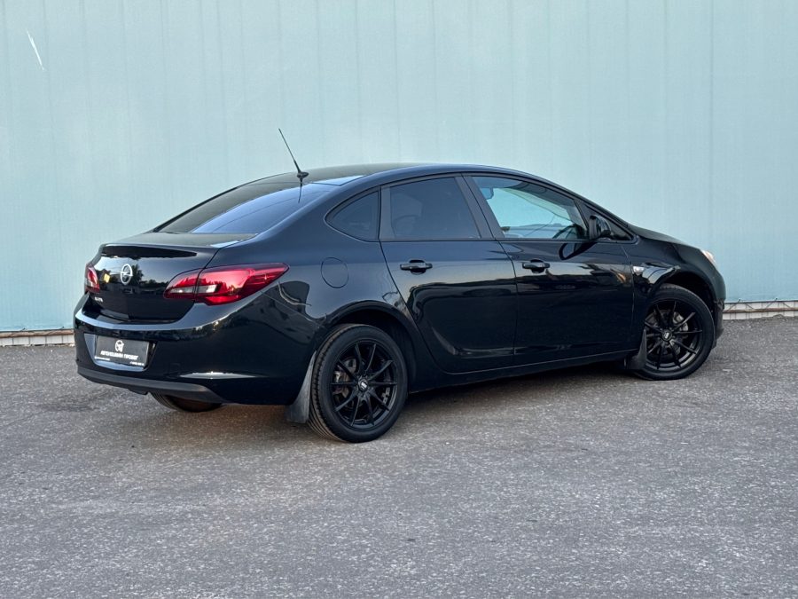 Opel Astra 1.6 MT