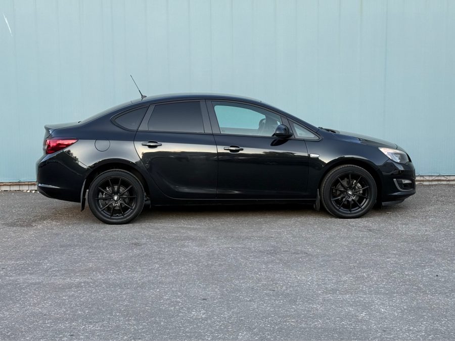 Opel Astra 1.6 MT
