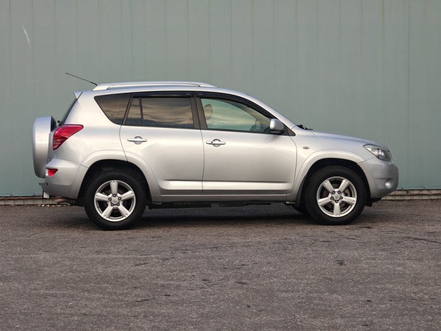 Toyota RAV4 2.4 AT