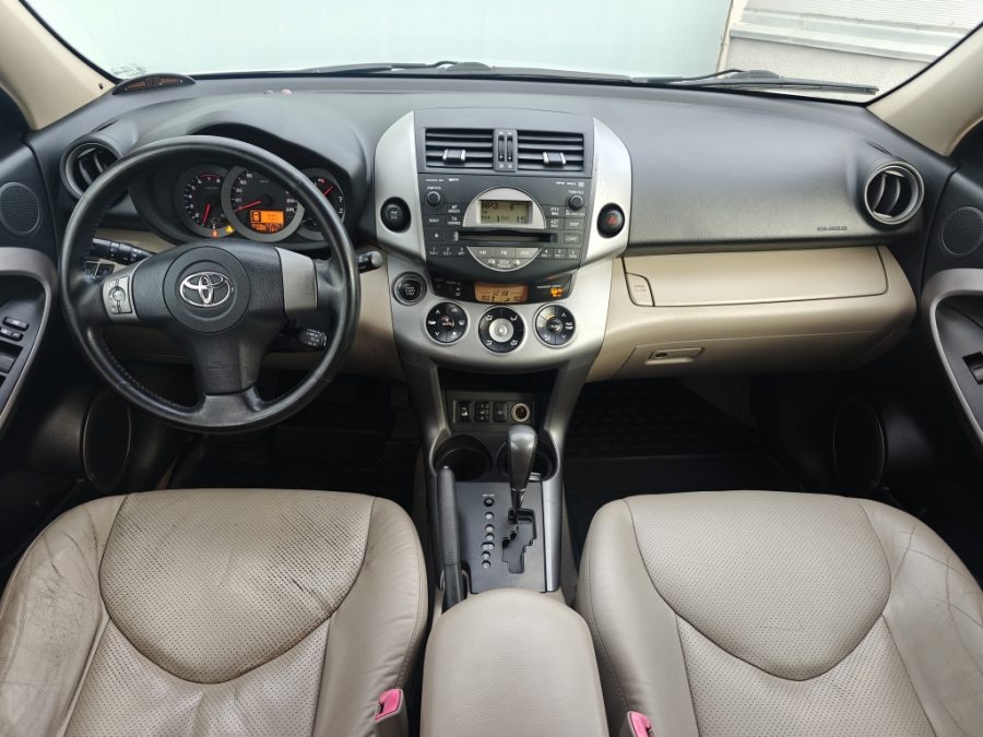 Toyota RAV4 2.4 AT