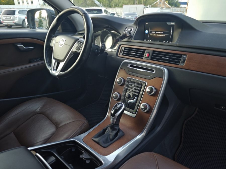 Volvo XC70