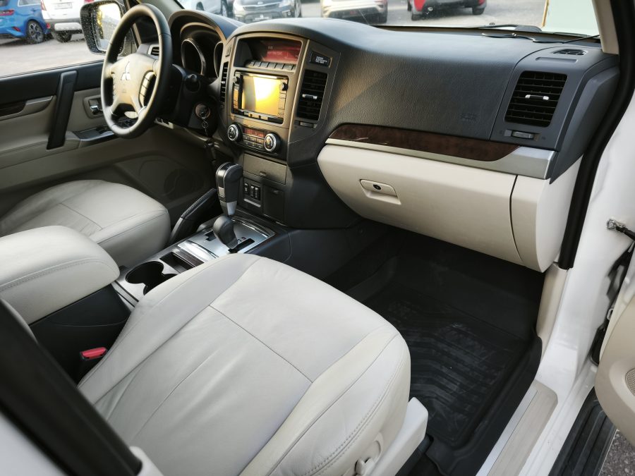 Mitsubishi Pajero IV Рестайлинг