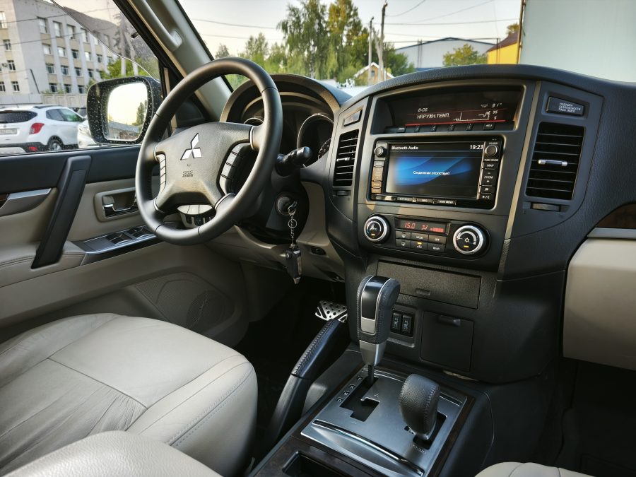 Mitsubishi Pajero IV Рестайлинг