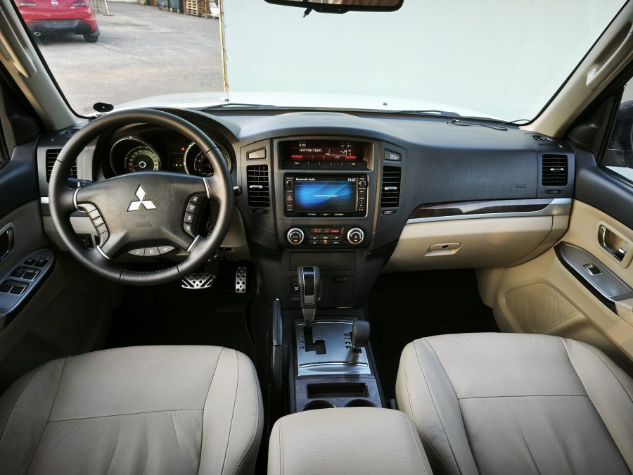 Mitsubishi Pajero IV Рестайлинг