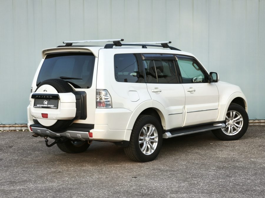 Mitsubishi Pajero IV Рестайлинг