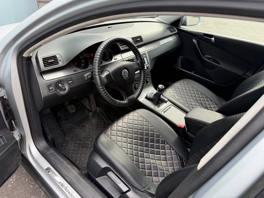 Volkswagen Passat 1.6 MT