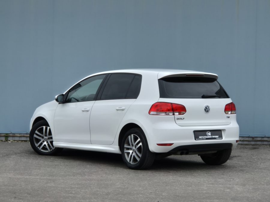 Volkswagen Golf R-Line
