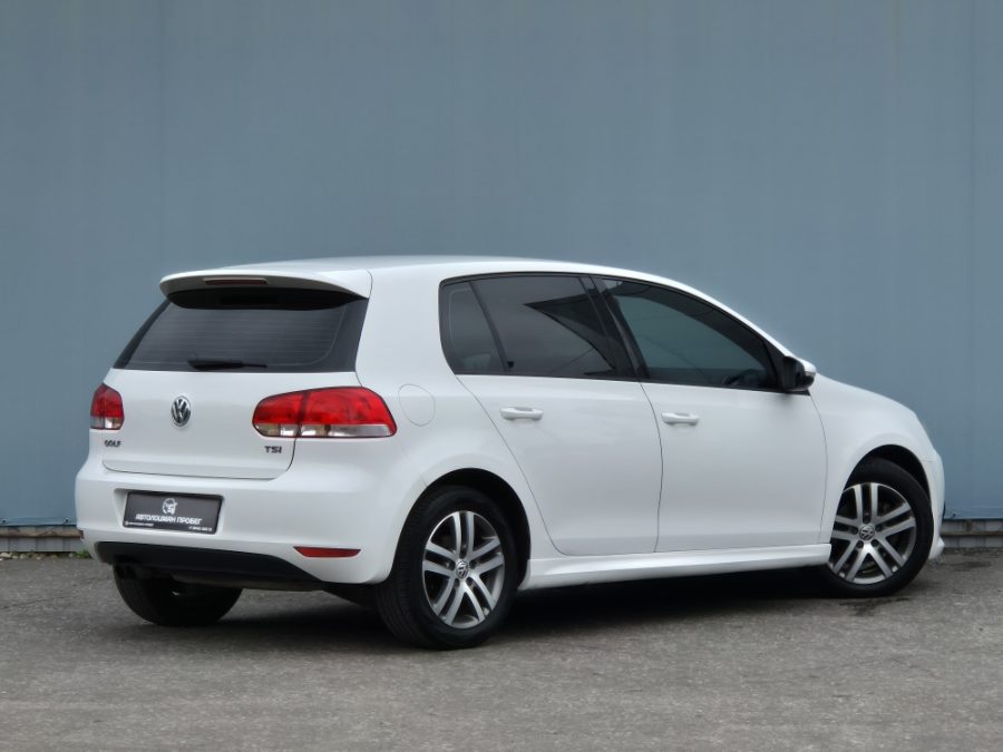 Volkswagen Golf R-Line