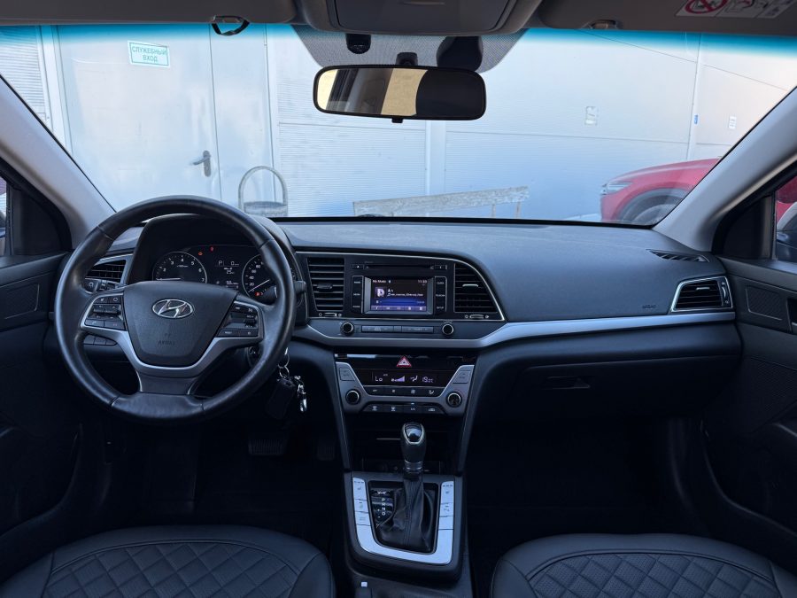 Hyundai Elantra 2.0 AT