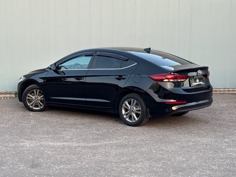 Hyundai Elantra 2.0 AT