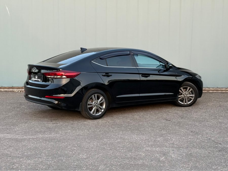 Hyundai Elantra 2.0 AT