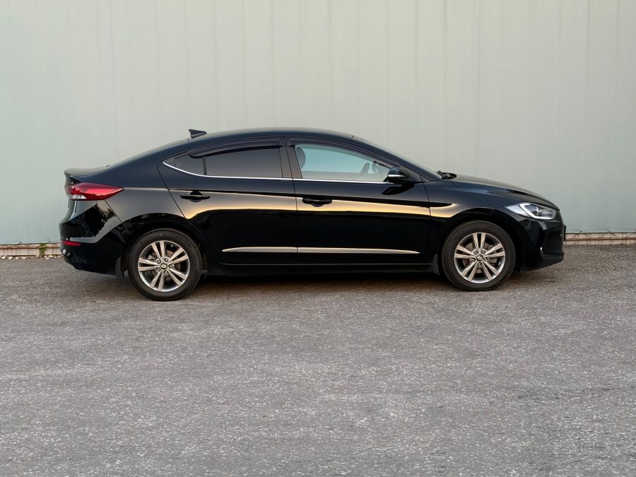 Hyundai Elantra 2.0 AT
