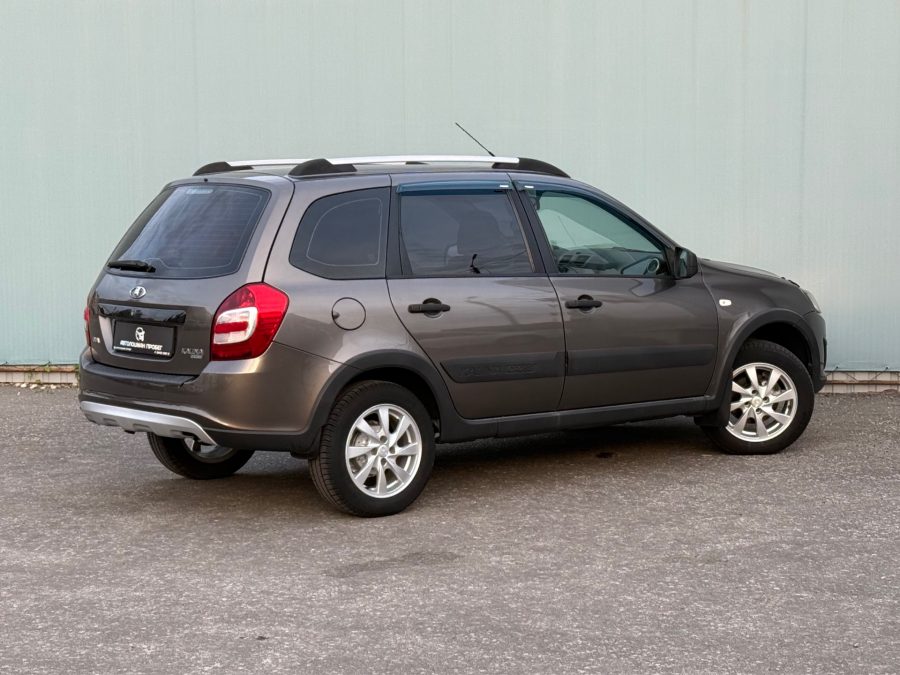 ВАЗ (LADA) Kalina 1.6 MT