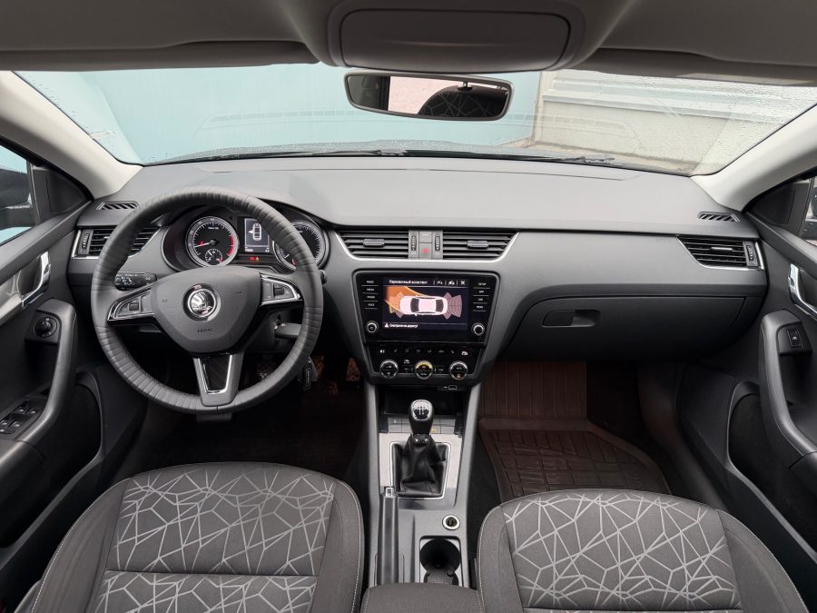 Skoda Octavia 1.6 MT