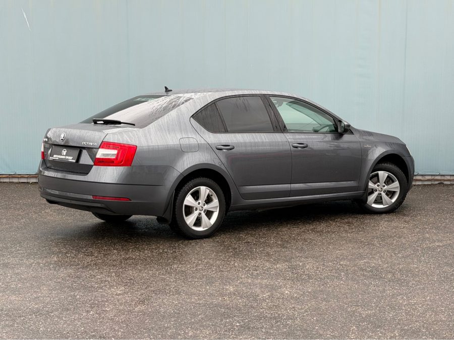 Skoda Octavia 1.6 MT