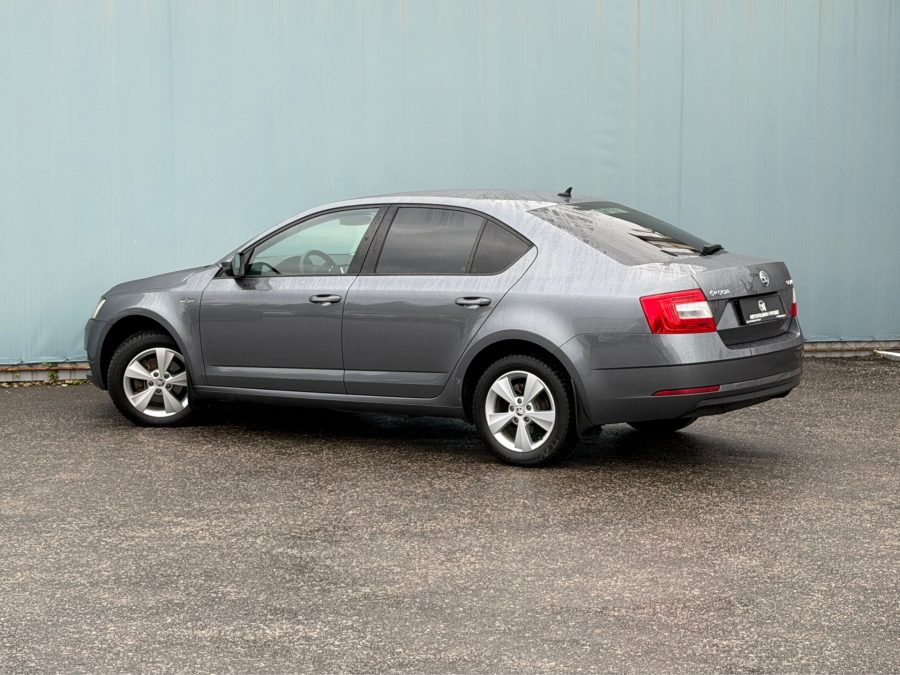Skoda Octavia 1.6 MT
