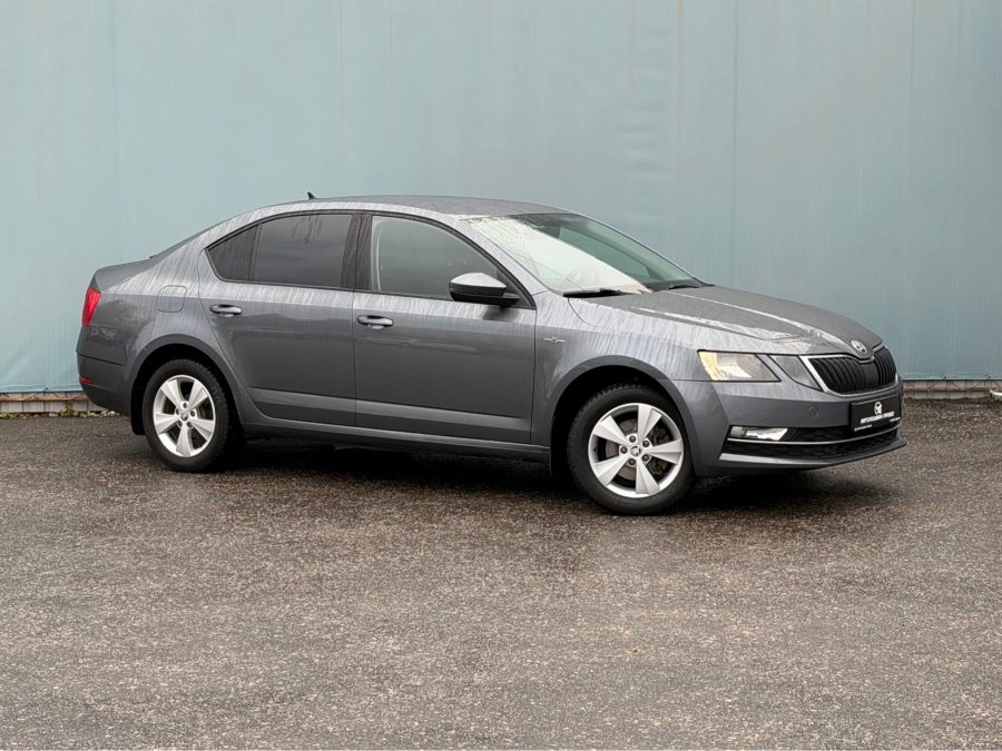 Skoda Octavia 1.6 MT