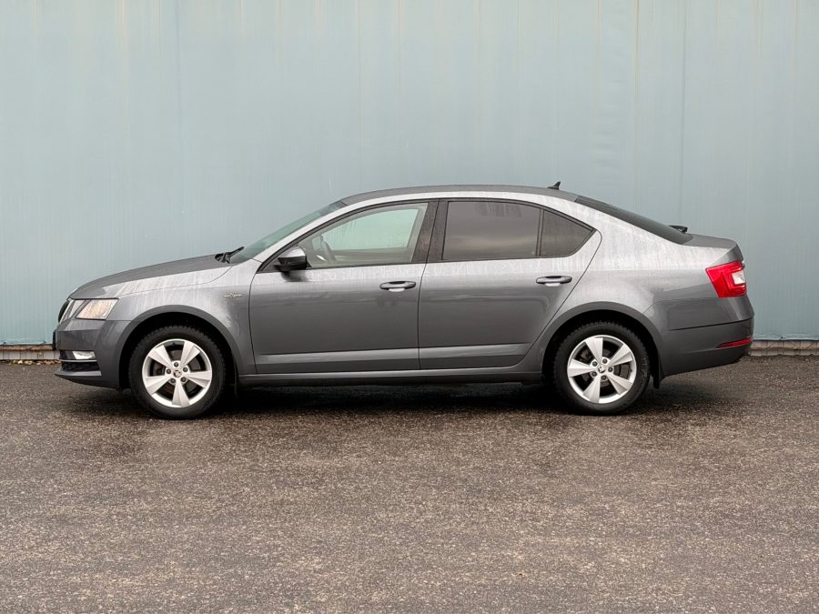Skoda Octavia 1.6 MT