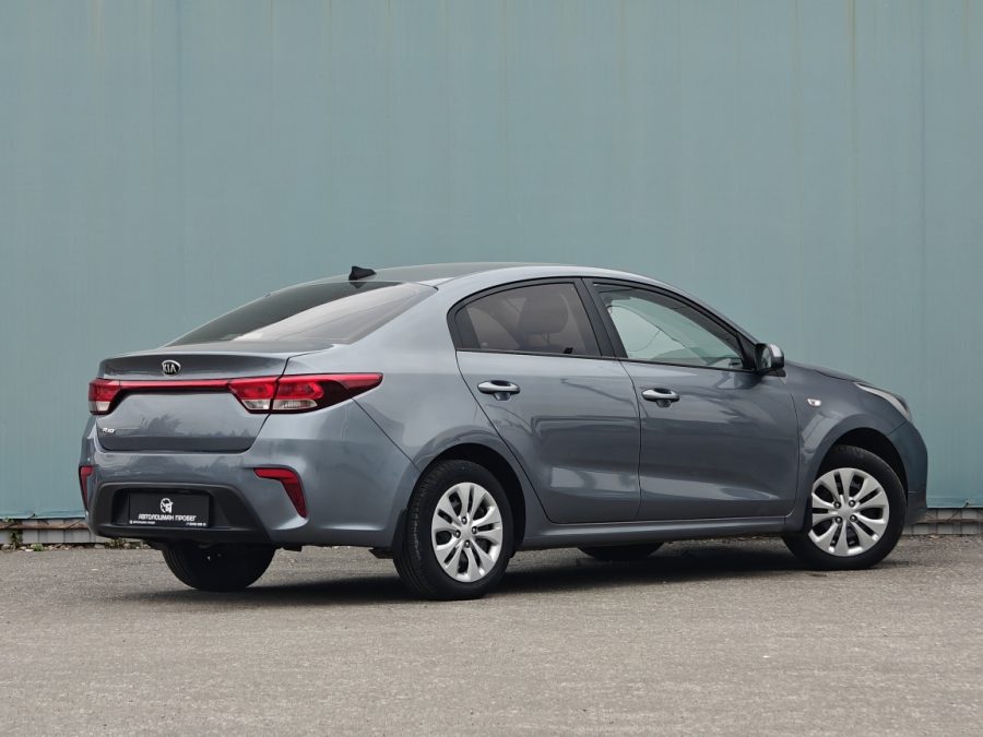 Kia Rio 1.6 MT