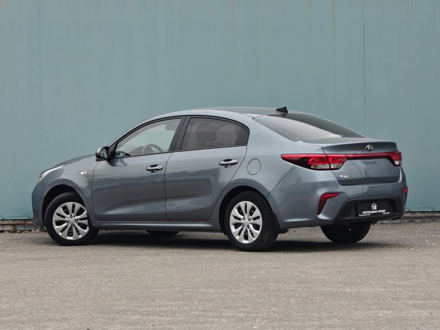 Kia Rio 1.6 MT