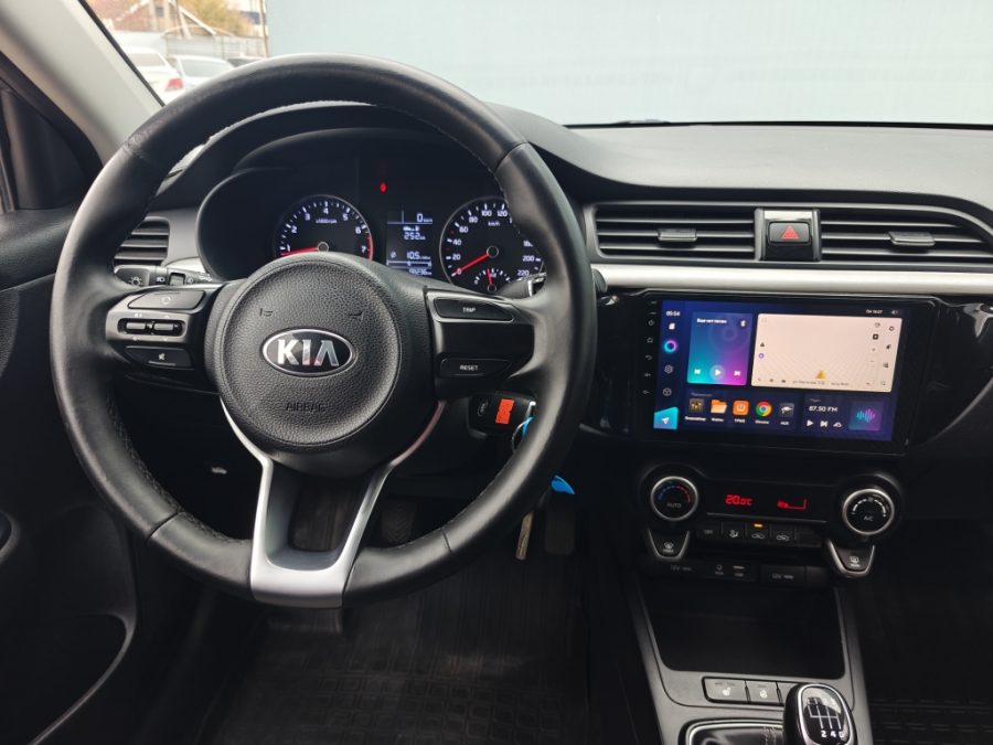 Kia Rio 1.6 MT