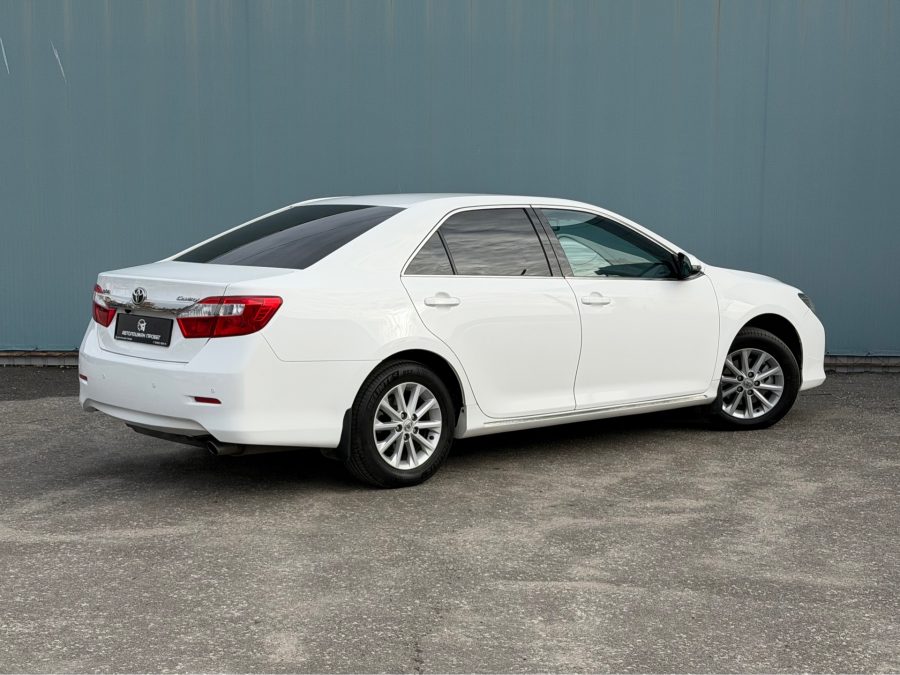 Toyota Camry 2.5 AT