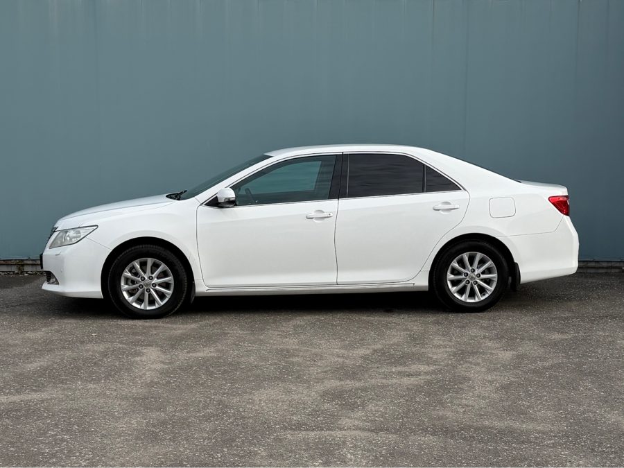 Toyota Camry 2.5 AT
