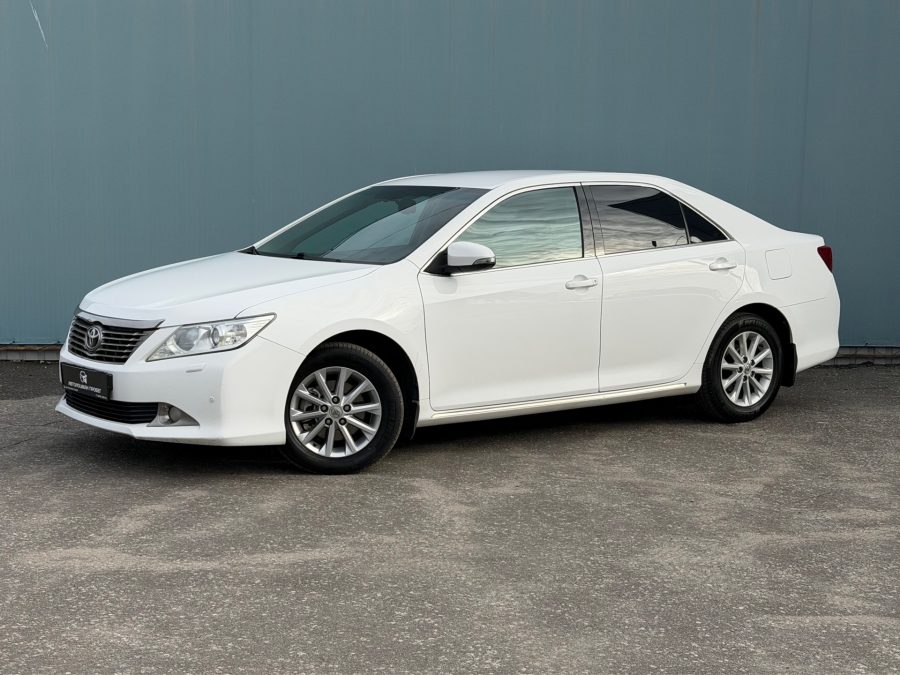 Toyota Camry 2.5 AT