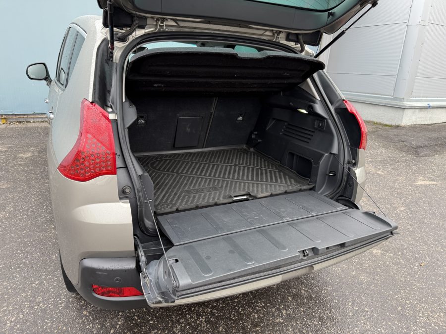 Peugeot 3008 1.6 MT