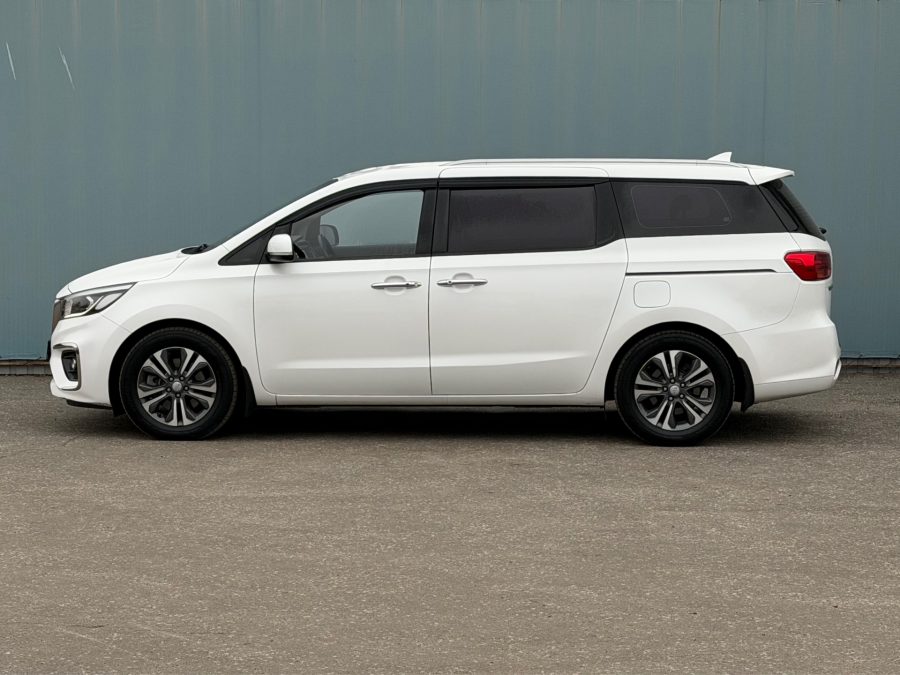 Kia Carnival 2.2 AT