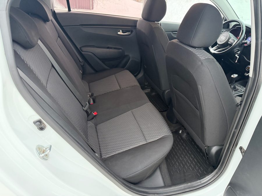 Kia Rio X-Line 1.6 MT