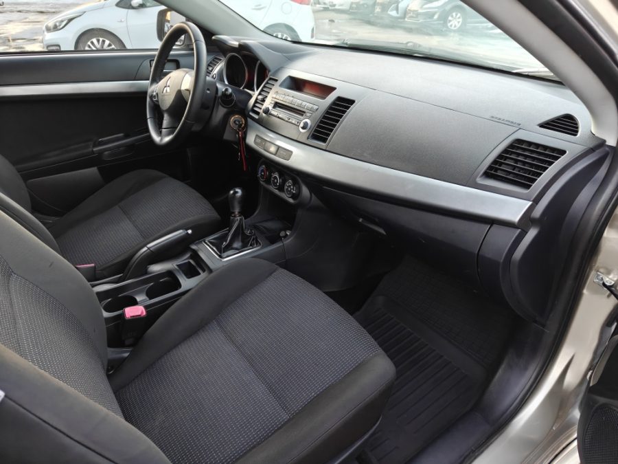 Mitsubishi Lancer 1.8 MT