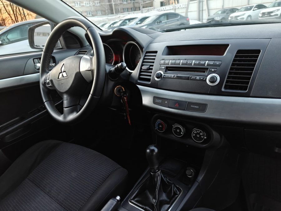 Mitsubishi Lancer 1.8 MT