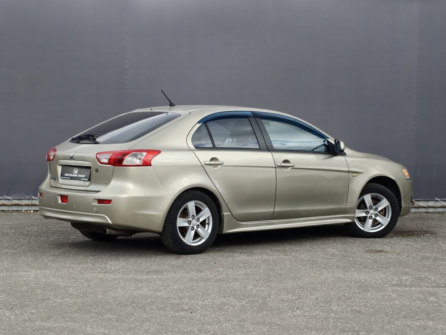 Mitsubishi Lancer 1.8 MT
